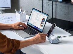 È arrivato il nuovo caricatore wireless magnetico MagFlow 3-in-1 di Ugreen (nella foto). (Fonte: Ugreen)