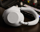Sony è tornata a un fattore di forma pieghevole per le sue ultime cuffie della serie WH-1000X. (Fonte: Sony)