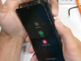 Si può smontare un Flip4 senza che muoia? (Fonte: JerryRigEverything via YouTube)