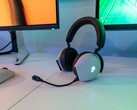 Dell ha presentato l'Alienware Tri-Mode Wireless Gaming Headset al CES 2022 (immagine via Dell)