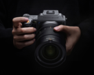 La nuova Hasselblad X2D II 100C (nella foto) presenta una messa a fuoco assistita da LiDAR e un nuovo illuminatore AF che funziona anche come indicatore di autoscatto. (Fonte: Hasselblad)