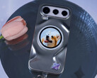 Honor e Oppo sta per rilasciare un accessorio molto simile. Nella foto: l'accessorio per schermo magnetico di Honor collegato a un telefono.