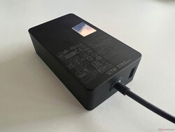 pSU da 127 Watt con porta USB-A aggiuntiva (fino a 5 Watt)