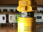 La porta USB della torcia EDC può essere coperta per proteggerla