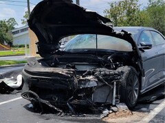Le conseguenze dell’incendio di un veicolo dimostrativo Lucid Air