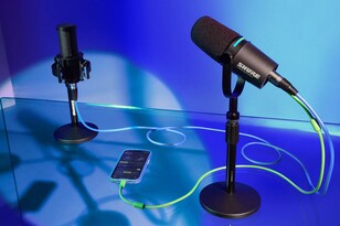 L'MV7i in uso come interfaccia audio per uno smartphone (Fonte: Shure)