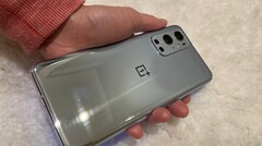 Il OnePlus 9 Pro dovrebbe arrivare il mese prossimo insieme almeno al OnePlus 9. (Fonte: Dave Lee)