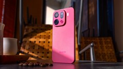 Gli splendidi Oppo Find X9 e Find X9 Pro rossi sono apparentemente disponibili solo tramite importazione (fonte: Weibo)