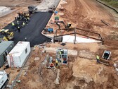 Le foto del drone rivelano un tunnel a forma di Cybertruck nella Giga Factory di Tesla (Fonte: JoeTegtmeyer/X)