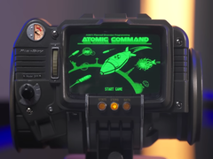 La replica funzionale del Pip Boy 3000 di Bethesda e The Wand Company (fonte immagine: IGN YT)