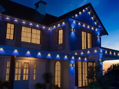 Govee Permanent Outdoor Lights 2 Pro in esposizione all’esterno di un’abitazione