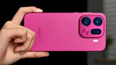 La variante cinese di Oppo Find X9 Pro sarà disponibile anche in questo elegante colore rosso (fonte: Weibo)