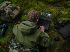 Il nuovo Asus ProArt PX13 contiene alcune modifiche al design rispetto al modello dello scorso anno. (Fonte: Asus)