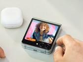 Samsung potrebbe finalmente abbandonare la dotazione di sensori da 12 MP nella serie Galaxy Z Flip con il modello del prossimo anno. (Fonte: Samsung)