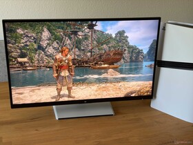 ...giochi per console (ad esempio, con la PS5 Pro), ..