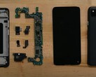 Pixel 4a completamente smontato (Image Source: iFixit)