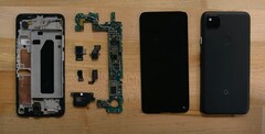 Pixel 4a completamente smontato (Image Source: iFixit)