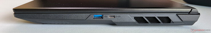 A destra: USB-A 3.2 Gen.2 (10 GBit/s), USB-C 3.2 Gen.2 (10 GBit/s, DisplayPort 2.1, Power Delivery)