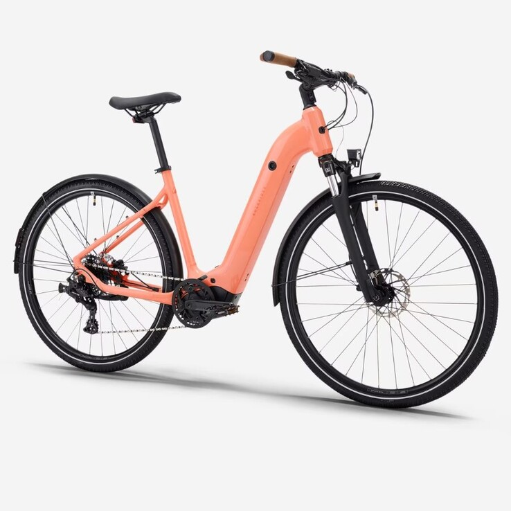 La bicicletta elettrica Decathlon Peach Orange Rockrider E-ACTV 500