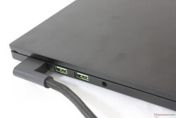 Il collegamento dell'adattatore AC assorbe più energia rispetto ad altri computer portatili