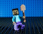 Un'immagine che mostra una minifigura di Steve di Minecraft.