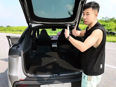 Tesla Model Y L recensione dello spazio di carico e passeggeri. (Fonte: GeekLaii/YT)