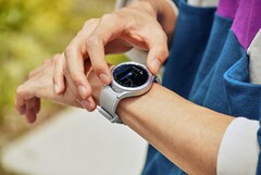 La serie Galaxy Watch6 vedrà il ritorno della ghiera girevole del Galaxy Watch4 Classic, anche se con alcuni ritocchi al design, come da immagine. (Fonte: Samsung)