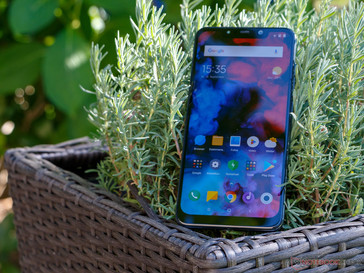 Uso dello Xiaomi Pocophone F1 all'esterno