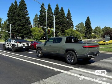 Cybertruck vs Rivian R1T