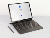 Il JingPad A1 ha un display AMOLED da 11 pollici con una risoluzione nativa di 2.368 x 1.728 pixel. (Fonte immagine Jingling)