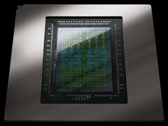 Vista ravvicinata di un die della GPU Nvidia RTX con circuiti esposti e involucro metallico (Fonte: Nvidia)