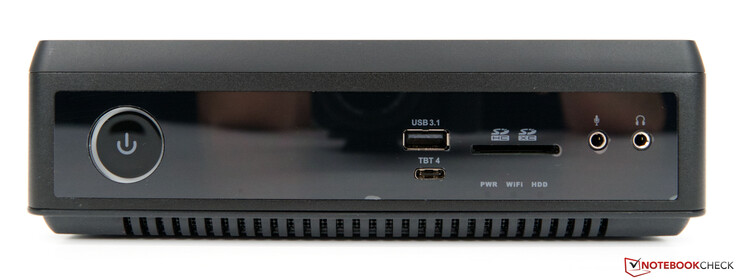 Anteriore: 1x USB 3.1 Type-A, 1x Thunderbolt 4 (solo dati), lettore di schede SD, microfono da 3,5 mm, cuffie da 3,5 mm