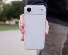 Apple secondo quanto riferito, sta tagliando i costi dei display dell'iPhone 17 e 17 Air. (Fonte: AppleTrack)