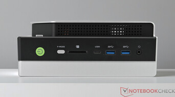 GMKtec EVO-X2 - Connessioni anteriori