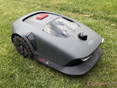 Mova 1000 nel test dei tosaerba robot. (Fonte: Marcus Schwarten / Notebookcheck)