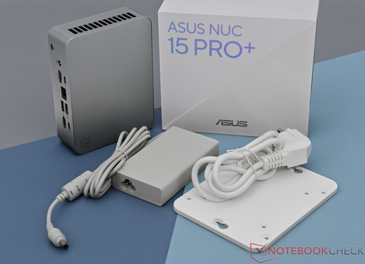 Ambito di consegna dell'Asus NUC 15 Pro+
