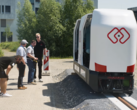 Navetta universitaria Monocab su una pista di prova di 20 metri