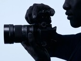 Il nuovo obiettivo zoom di Sigma promette un'apertura luminosa in un corpo compatto.