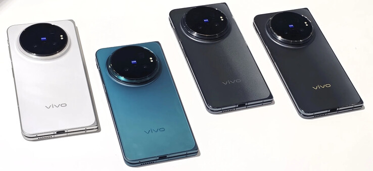 Il Vivo X Fold6 nelle quattro varianti di colore disponibili al momento del lancio.