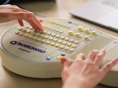 L'Omnichord OM-108 celebra il 70° anniversario dell'azienda Suzuki. (Fonte: Suzuki)