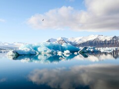 Una foto del lago glaciale Jökulsárlón (Fonte immagine: Jeremy Bishop via Unsplash; ritagliata)