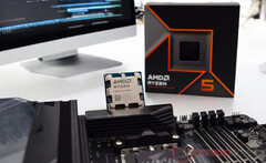 L'AMD Ryzen 5 9600X potrebbe subire un aumento delle prestazioni a due cifre percentuali nelle prossime settimane. (Fonte: Sebastian Bade / Notebookcheck)