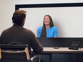 Un utente prova l'esperienza di videochiamata 3D di Google Beam all'I/O 2025 (Fonte immagine: Google)