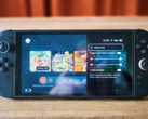 Lo Switch 2 è stato ufficialmente messo a disposizione dei consumatori il 4 giugno. Nella foto - una fotografia del Nintendo Switch 2. (Fonte: Hannes Brecher / Notebookcheck)
