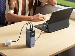 UGREEN Nexode Power Bank 12000mAh 100W ha due porte. (Fonte immagine: UGREEN)