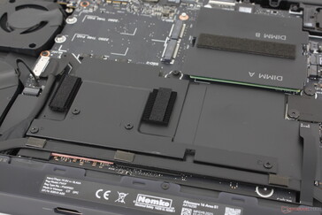 Raffreddatore a camera di vapore progettato con più rame rispetto ai modelli precedenti (per SKU RTX 5070 Ti o superiori)
