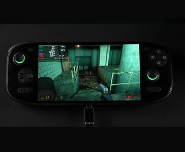 Half-Life 2 raggiunge 124 FPS sul portale Ayn Odin 2 tramite Proton 11 ARM64, eseguito con una tastiera e un mouse esterni.