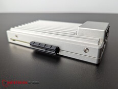 Lato: PCIe 3.0 x 4