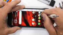 Il Kyocera Duraforce Ultra. (Fonte: YouTube)