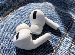 Gli AirPods Pro hanno debuttato nel 2019. (Fonte: Karissa Bell / Mashable)